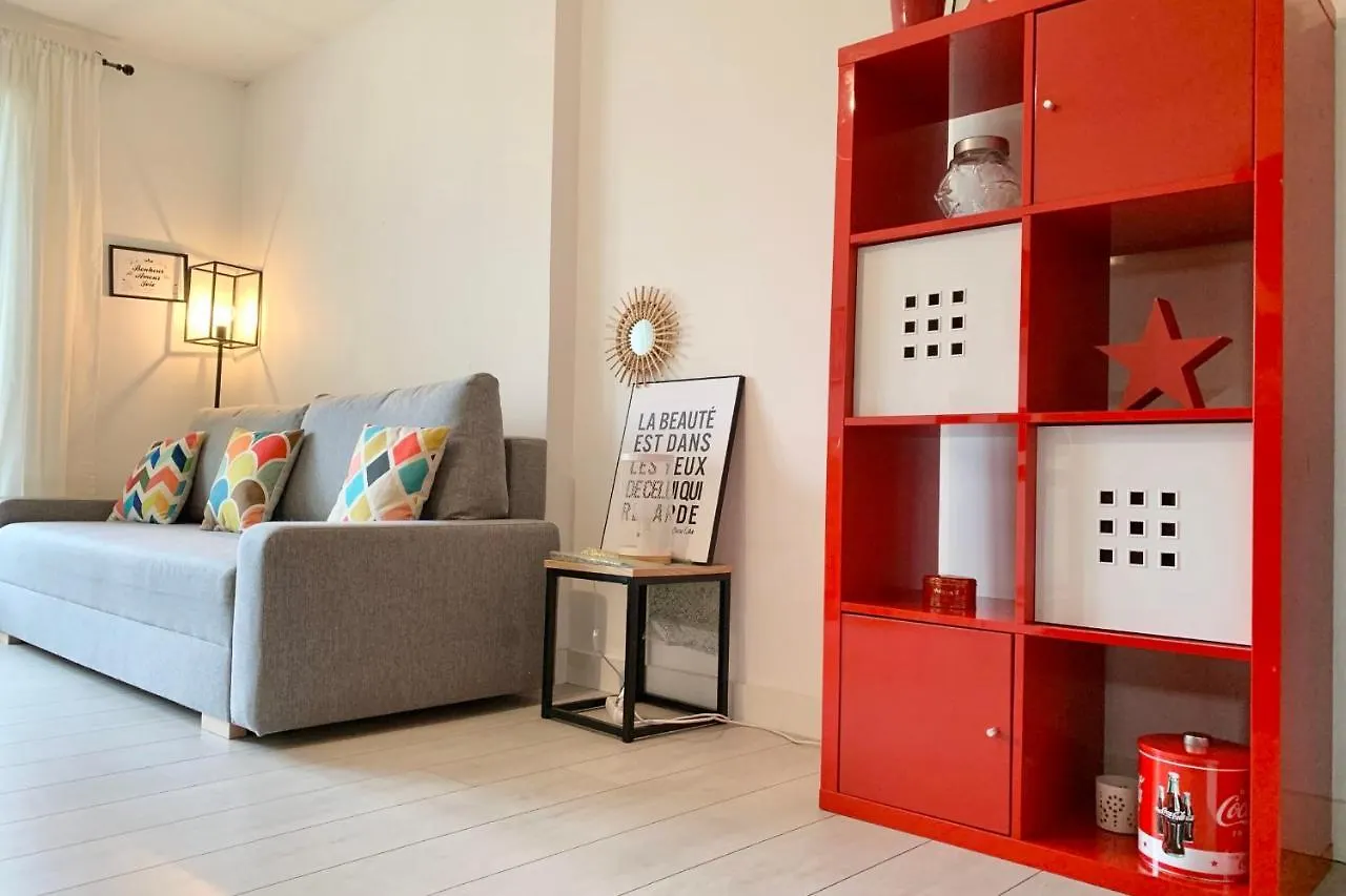 #D1 The Red One Studio Sofa Bed Near Gem Train Station Grenoble